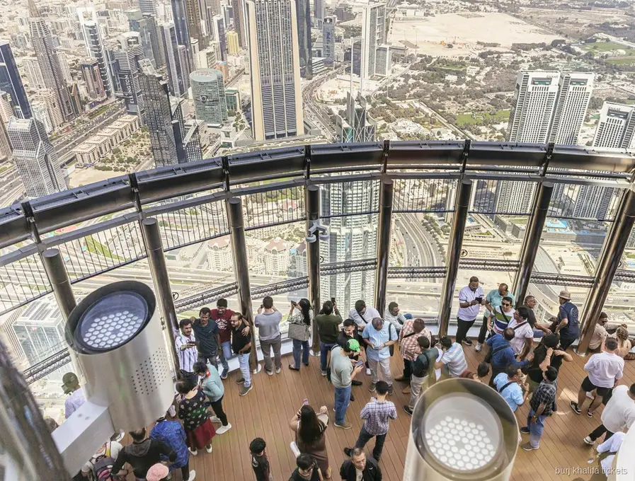 Vista dalla terrazza panoramica Burj Khalifa SKY Livello 148