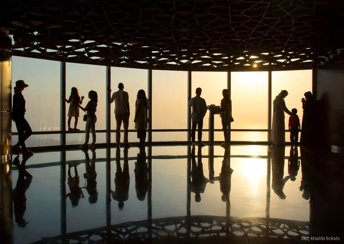 Sky Views Dubai Observatorium, enthalten im Burj Khalifa Kombiticket