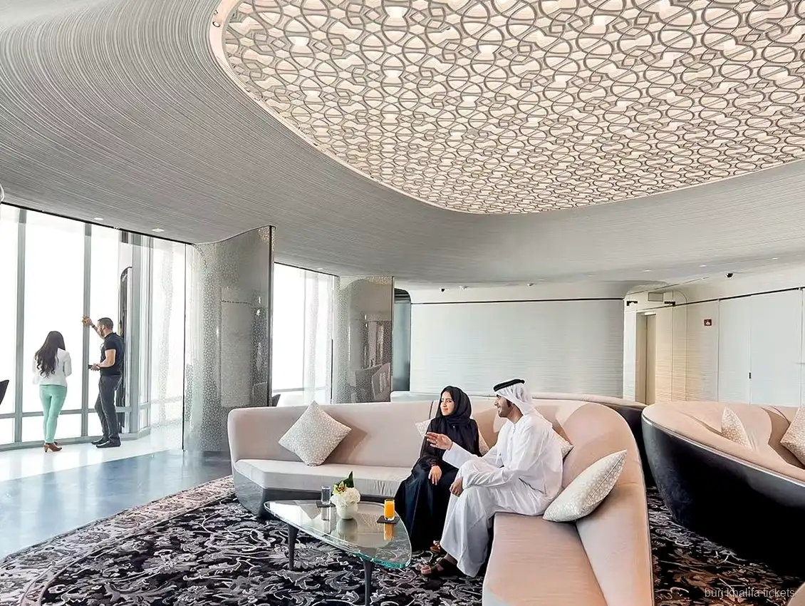 Professionele chauffeurservice inbegrepen bij het Burj Khalifa transferticket