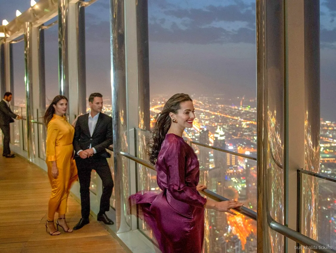 Canapes and drinks included with the Burj Khalifa VIP Lounge ticket
